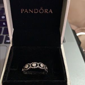 Pandora “Her Majesty” Ring
